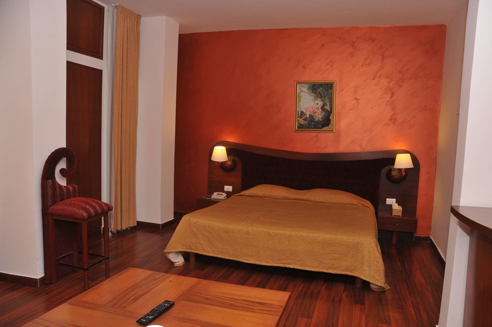 Legend Hotel Beirut Exterior foto